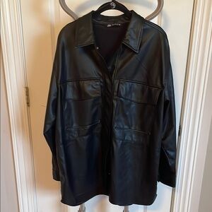 Zara Black Lightweight Shirt Jacket Versatile Style